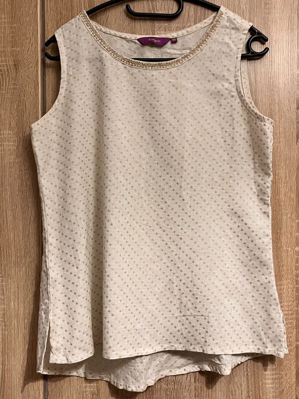 Top: Offwhite sleeveless summer top with gold dots – Usato da Affoltern am albis venduto da onlyrose123 1