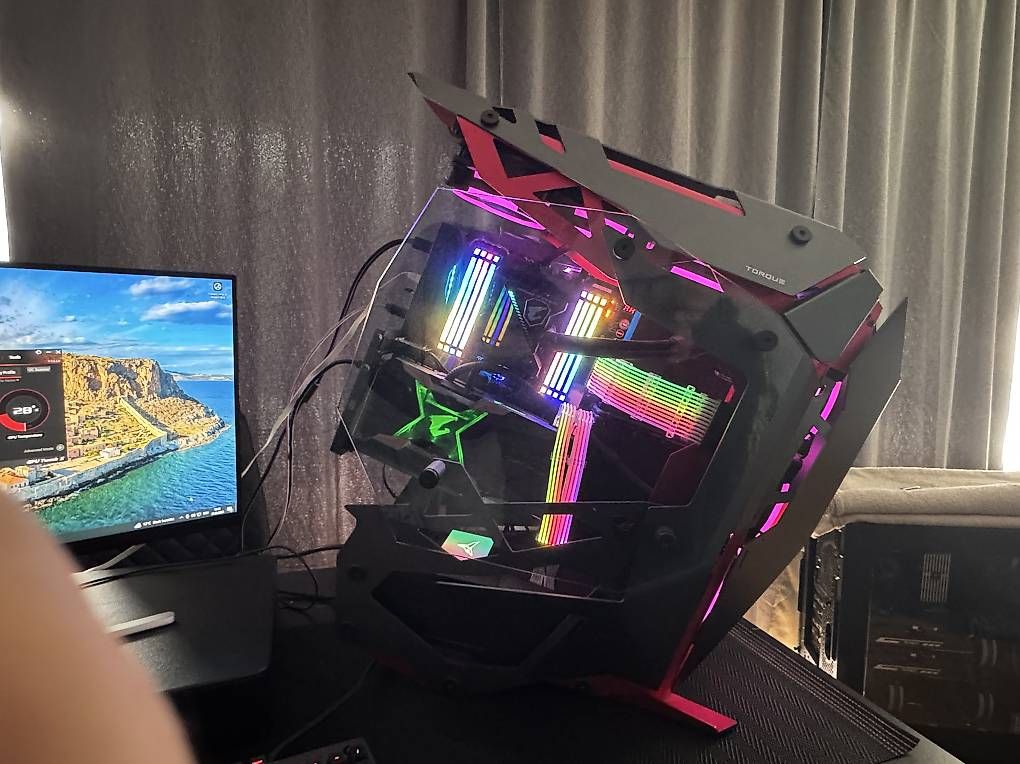 PCs: Torque pc  einzigartig  – D'occasion à Basel par Geboten 1