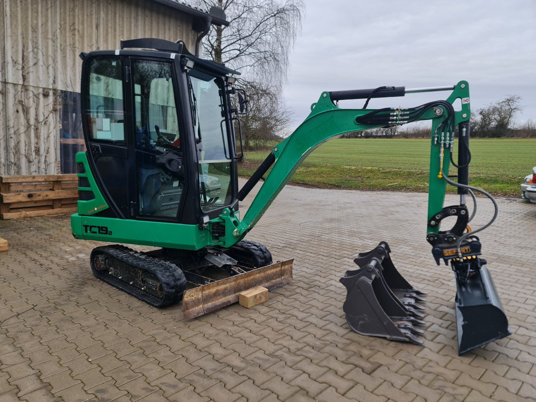 Escavatori: 1.9t Bagger mieten pro Betriebsstunde – Usato da Windlach venduto da denko31