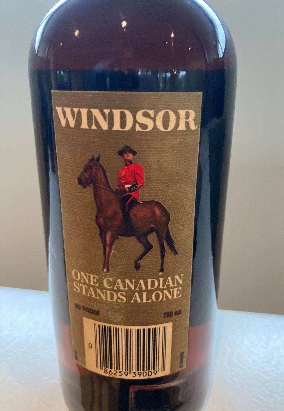 Spirituosen: Windsor Canadian Whisky von ca 1990 – Neu (gemäss Beschreibung) aus Roggwil BE von Maui2000 3