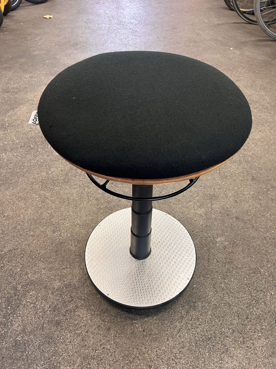 Hocker: Löffler Hocker Ergonomisch  – Gebraucht aus Wädenswil von pueblo01 1