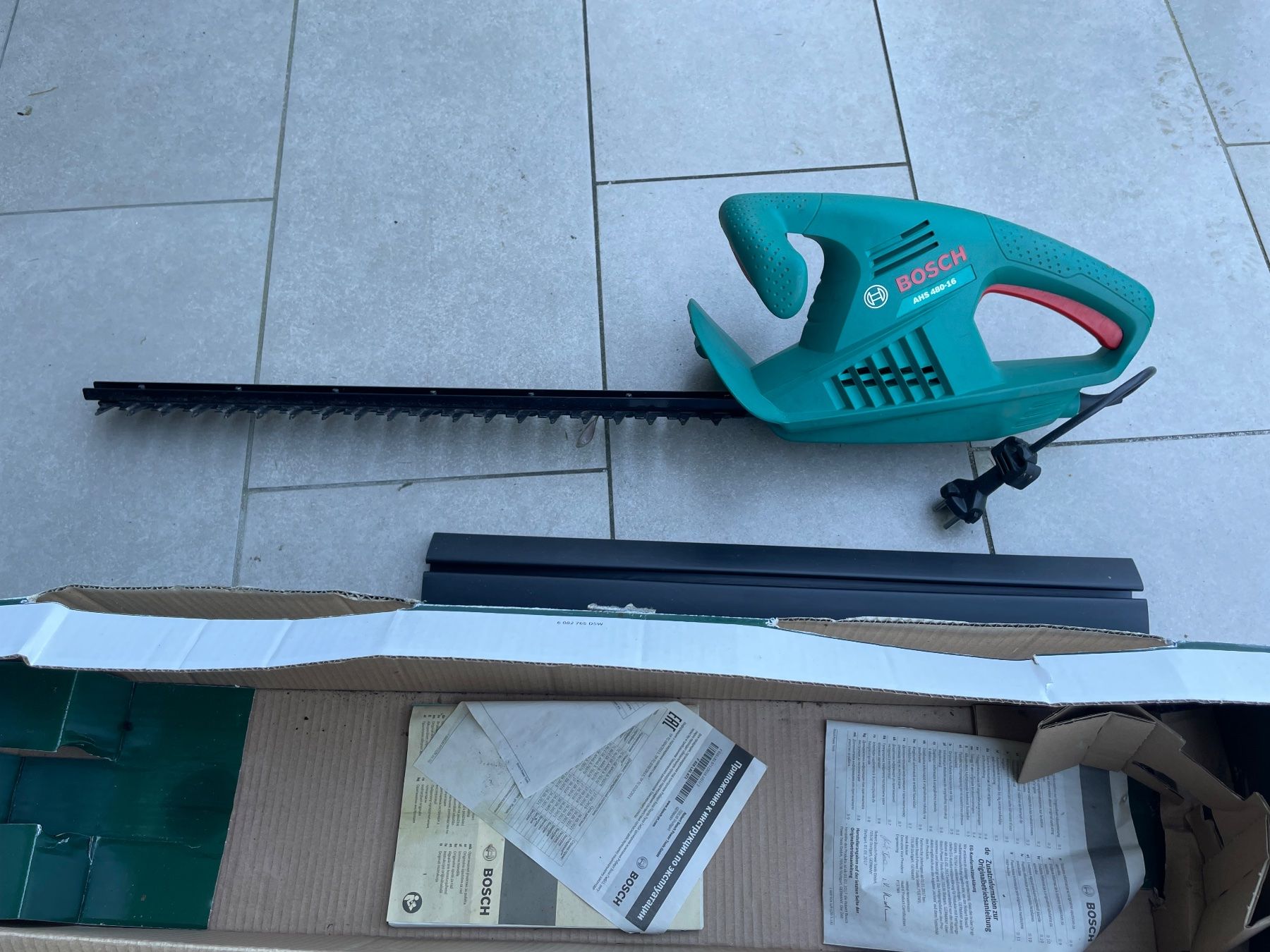 Grafica & Litografie: Bosch 489-16 EasyHedgeCut Heckeshere – Usato da Binningen venduto da luar669