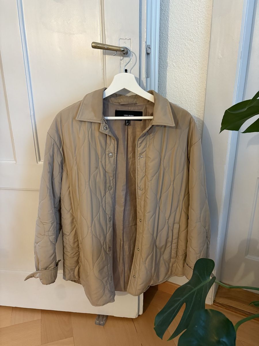 Vero Moda Giacche: VERO MODA; DÜNNE FRÜHLINGS-/ HERBSTJACKE – Usato da Bern venduto da julian.k97