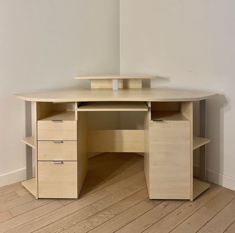 Scrivanie: Bureau d'angle – Usato da Crans VD venduto da sje_9dvd