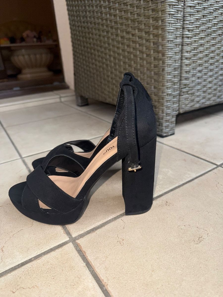 Scarpe da donna: Schwarze Plateau-Sandalen mit Blockabsatz Grösse 38 – Nuovo e nell'imballaggio originale da Stein AG venduto da Vesna-aa 1