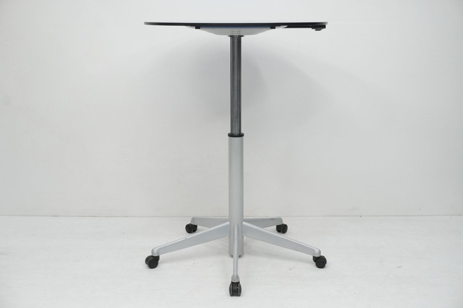 Tavoli: Werndl Sitzstehtisch 80 x 66.5 - 108 cm – Usato da Bad Zurzach venduto da QLASSIQ 2