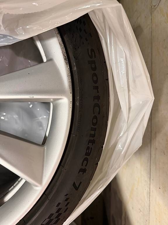 Pneus & Roues: Original Tesla Model 3 complete summer wheels – D'occasion à Zürich par juliendillon 2