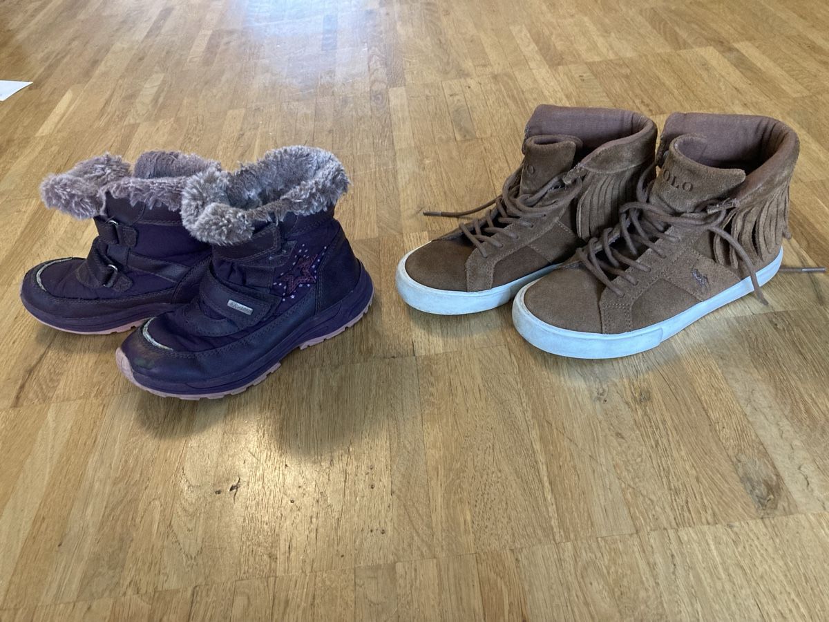 Scarpe per ragazzi: Schuhe Grösse 22-30 ab 3.- – Usato da Zürich venduto da Retrogirl 2