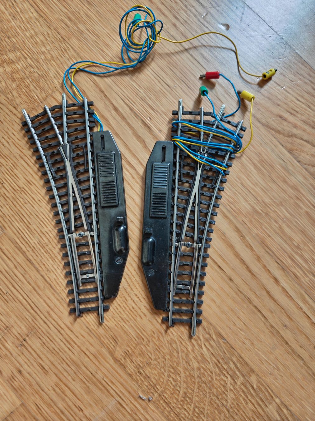 Märklin Modelleisenbahnen: Märklin K Gleis Weichenpaar 2261 – Gebraucht aus Bern von JGBahn