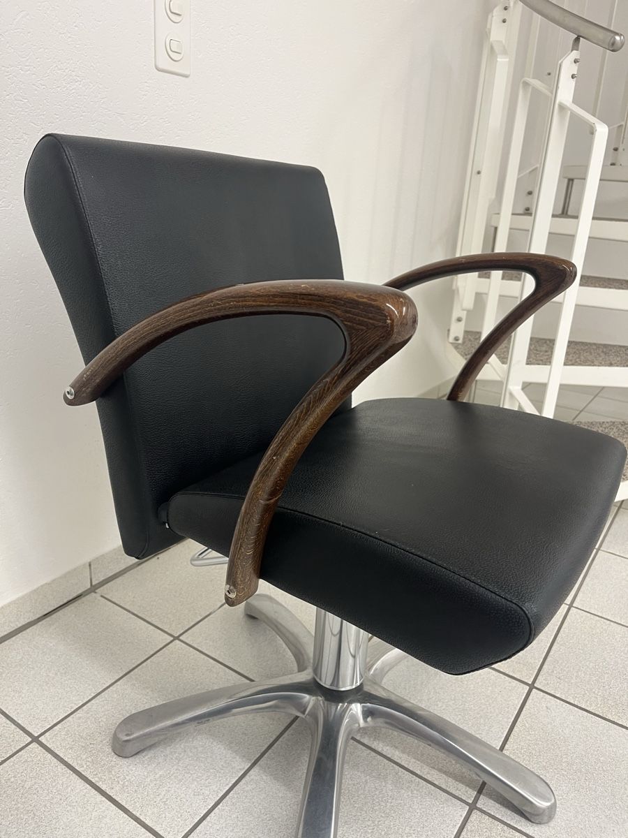 Sedie: Coiffeurstuhl mit Pumpe / Friseur Stuhl – Usato da Bösingen venduto da riedom01 6