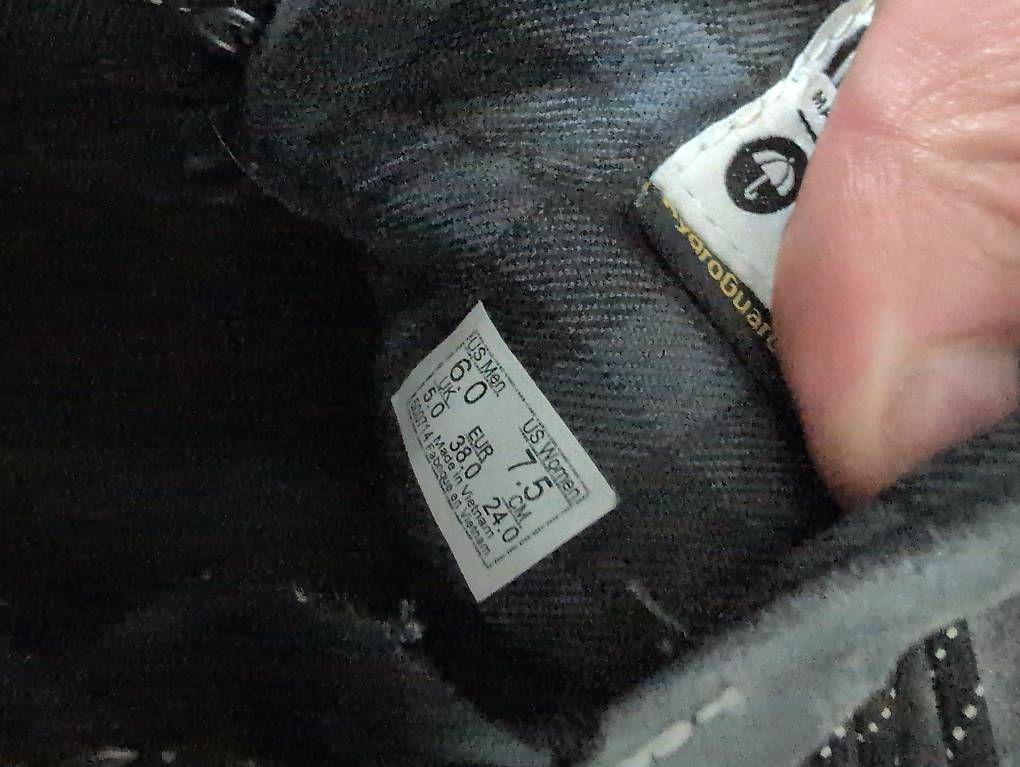 Vans Chaussures hommes: Chaussures Vans MTE 37 – D'occasion à La Chaux-de-Fonds par Mcleonita 4