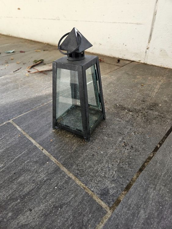 Lanternes: Schwarze Metall Laterne Windlicht Garten Deko – D'occasion à Oetwil am See par akkawi