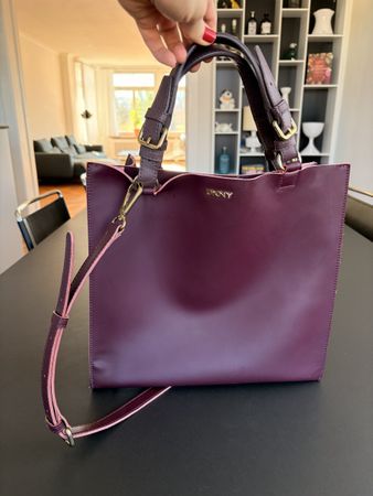 DKNY Handtasche, bordeauxrot, neuwertig
