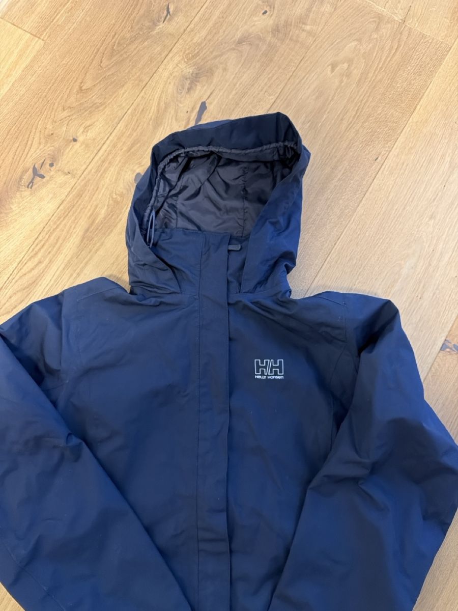 Helly Hansen Jacken: Helly Hansen Regenjacke Gr. S – Neu (gemäss Beschreibung) aus St. Gallen von Janeli. 1