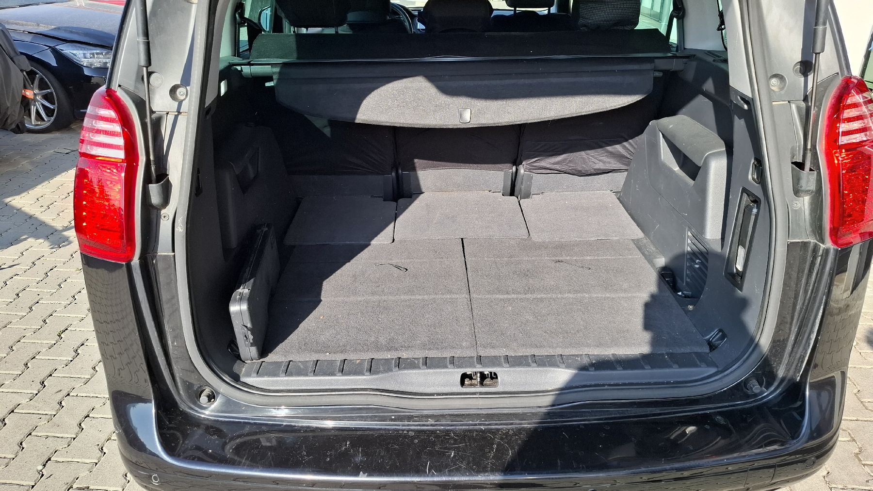 Peugeot Automobili: Peugeot 5008 1.6t – Usato da Döttingen venduto da GCSCupertino 4