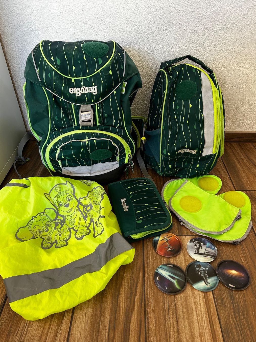 Ergobag Borse & Zaini: Ergobag grün mit vielem Zubehör – Usato da Altdorf UR venduto da arnosteff