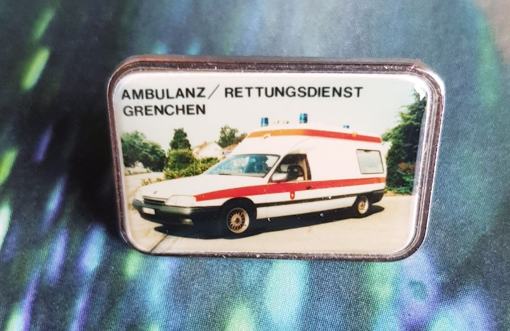 Pin Ambulance | Kaufen auf Ricardo