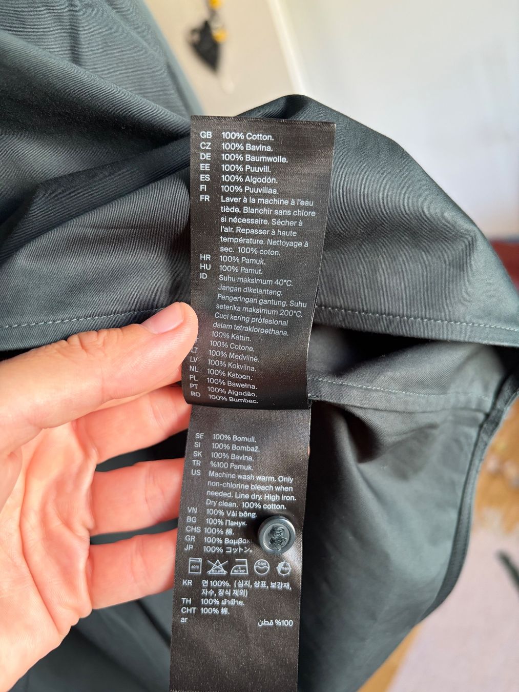 Cos Chemisiers: COS Bluse mit Ballonärmeln, neue – D'occasion à Hergiswil NW par irinagraf 3