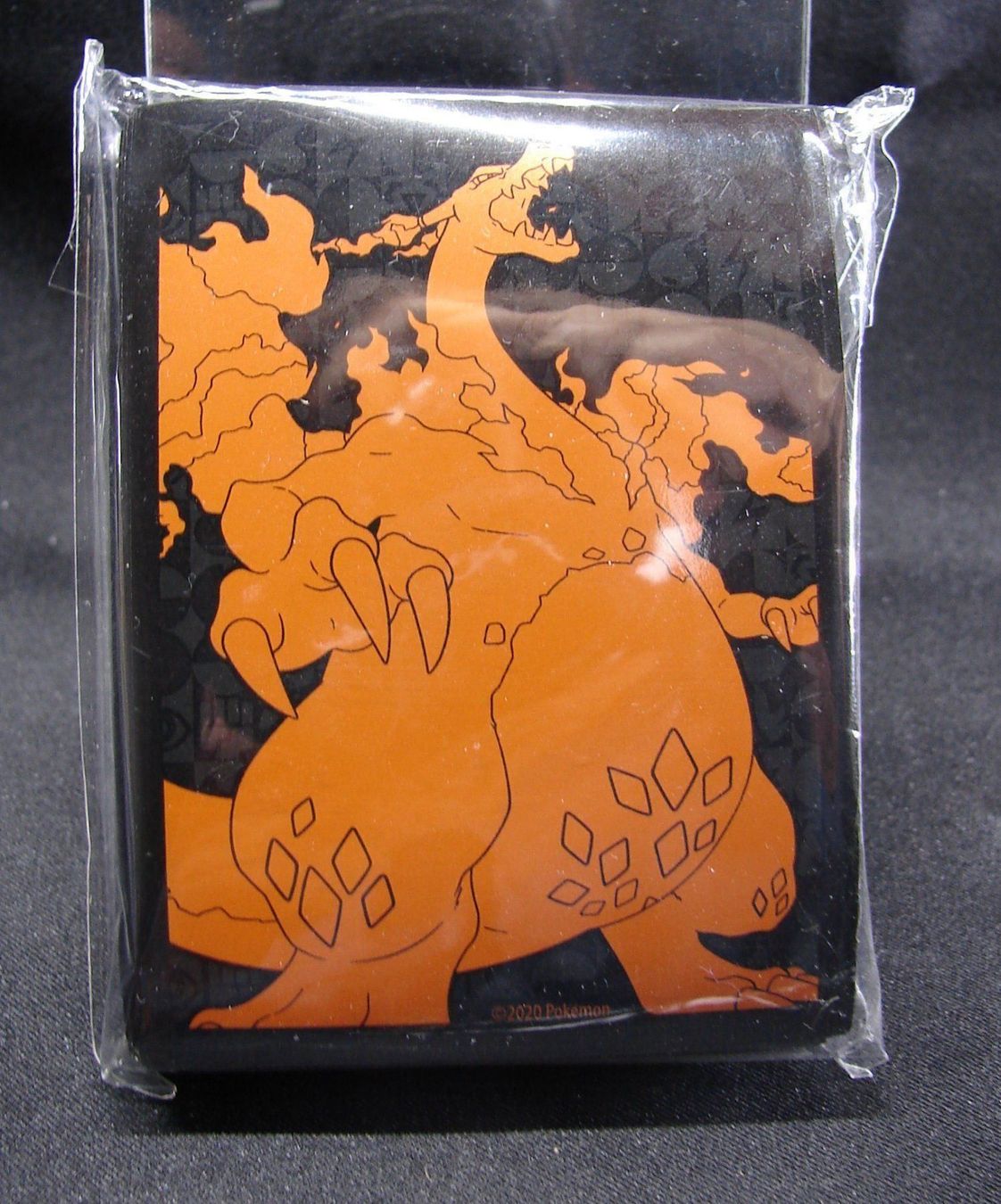 Pokémon Carte collezionabili: 1 Pack Sleeve mit Charizard- 65 Stk. Neu – Nuovo e nell'imballaggio originale da Rümlang venduto da coh_87ww