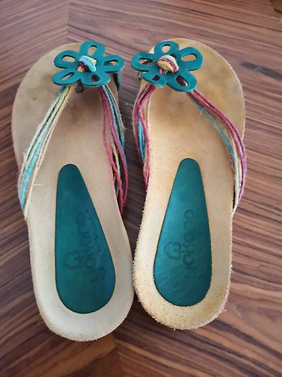 Scarpe da donna: Hausschuh mit Assecoirs, Gr. 37 – Usato da Muri b. Bern venduto da Claudiahuegli 2