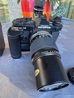 Olympus OM-4 mit 200mm Telephoto und grip
