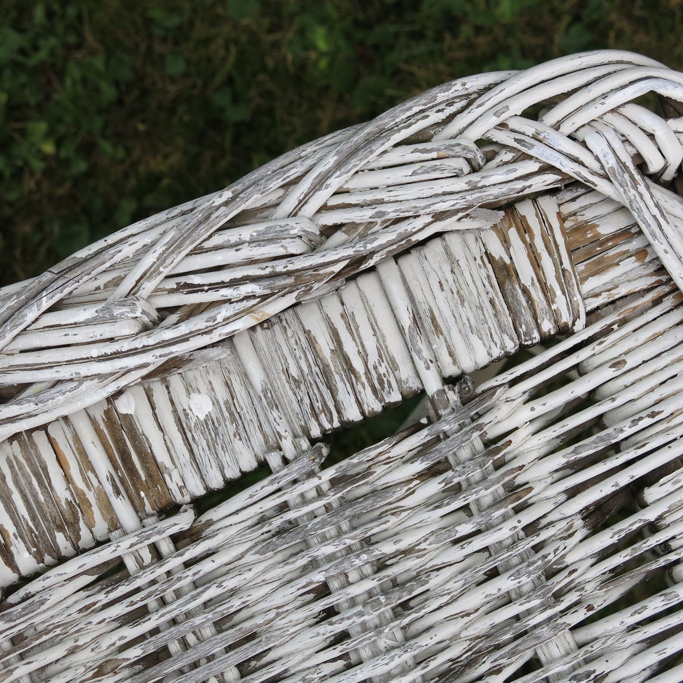 Tische: Korbtisch weiss Original – Gebraucht aus Seltisberg von pipistrumpf 5