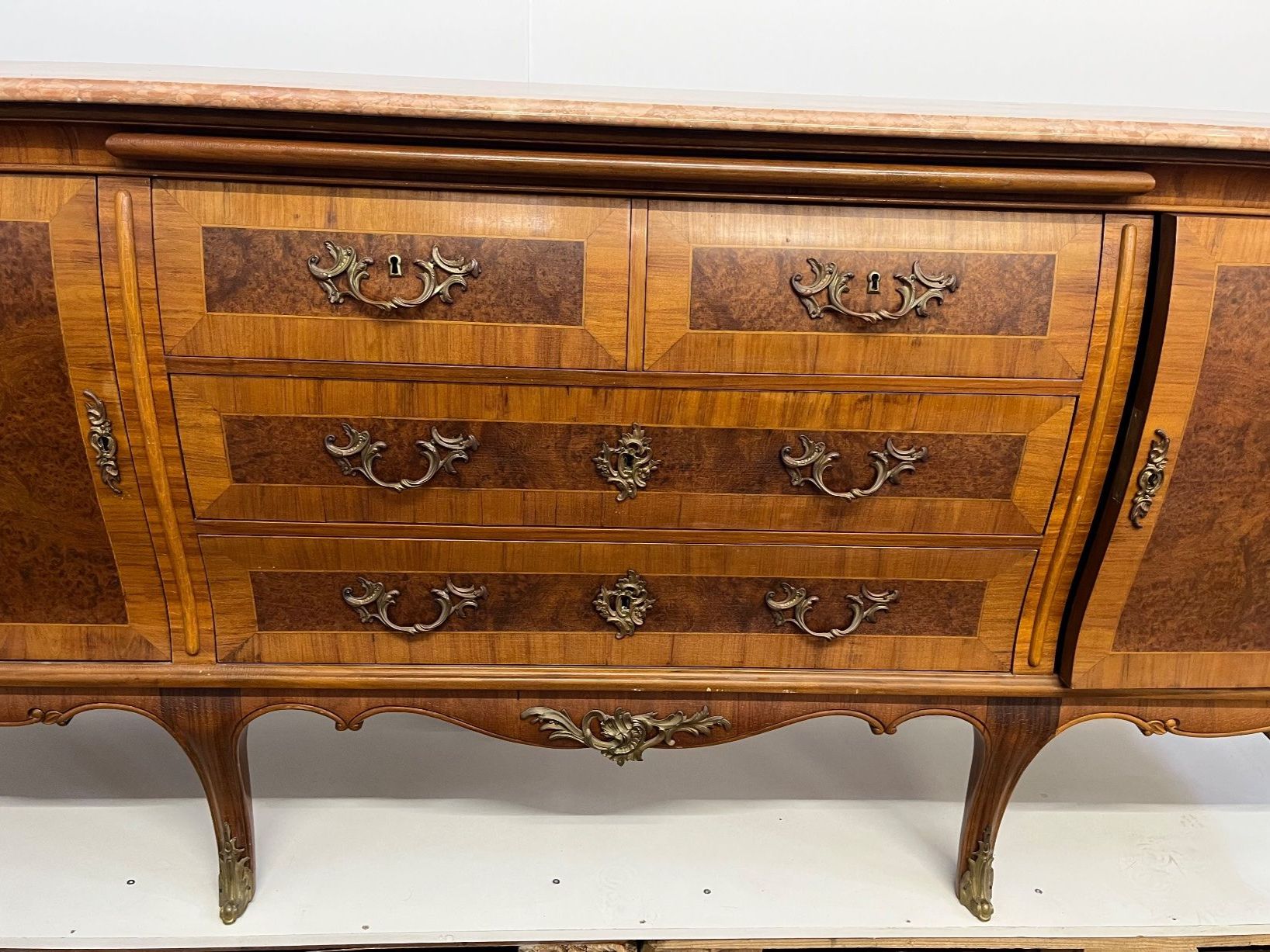 Credenze: Holz Sideboard/Buffet mit Marmorplatte – Usato da Luzern venduto da CaritasZentral 4