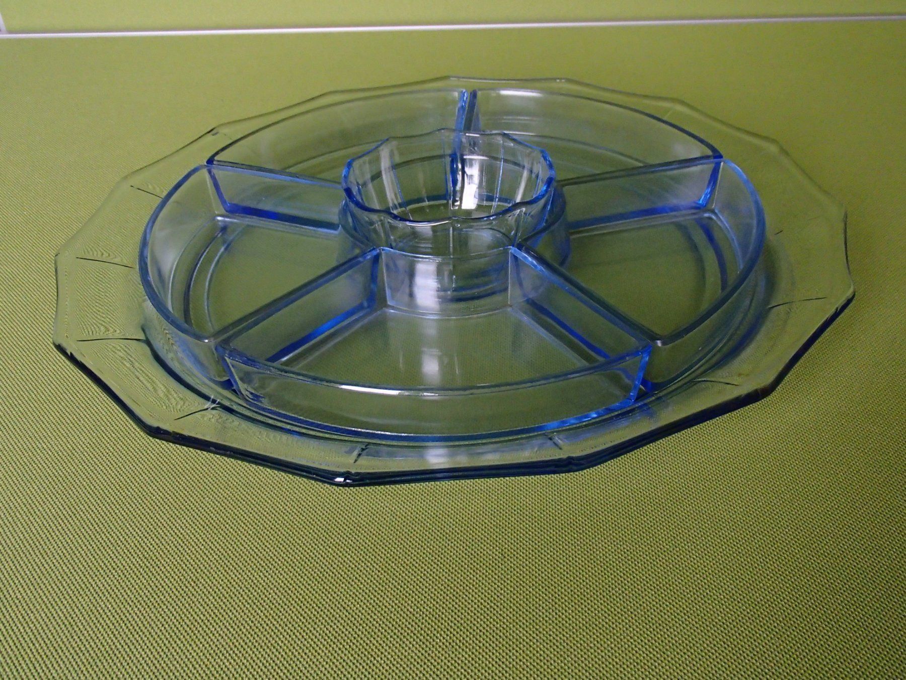 Piatti di portata: 6 teilige hellblaue Art Deco Glas Aperoplatte – Usato da Schöfflisdorf venduto da pullux