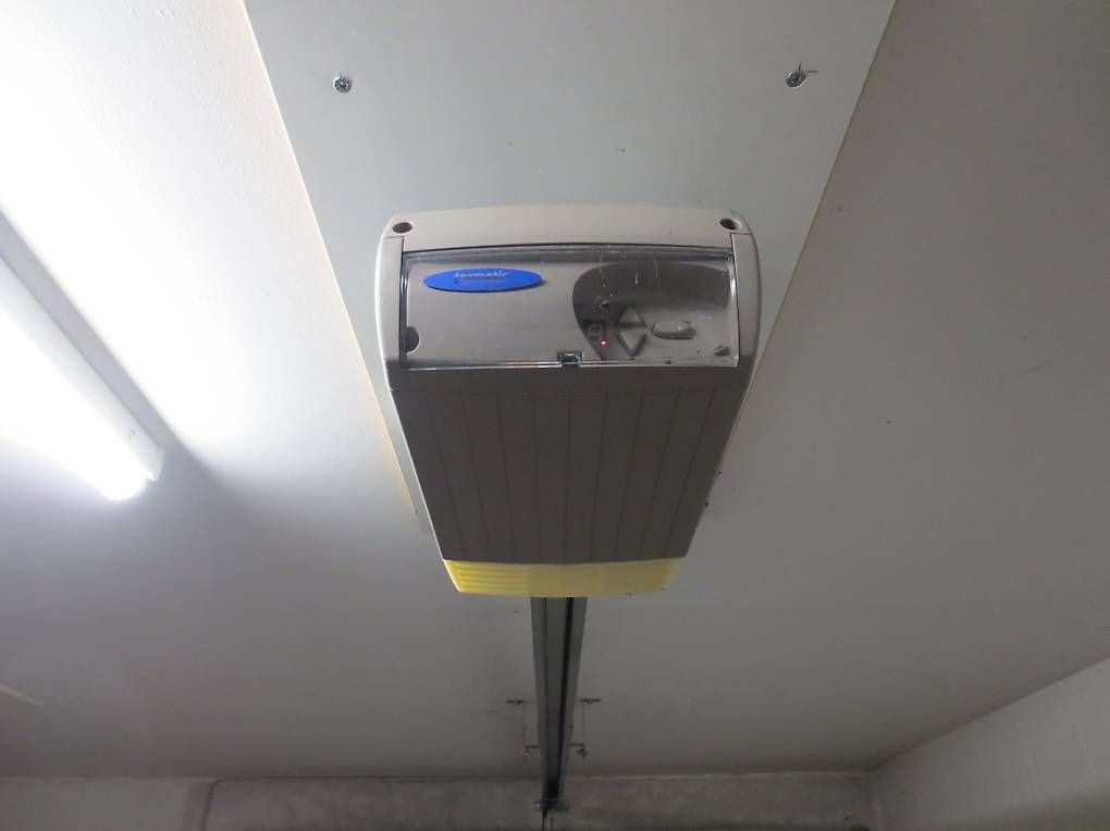 Altro Materiale elettrico: Garagentorantrieb – Usato da Zeiningen venduto da rol_rc6y 1