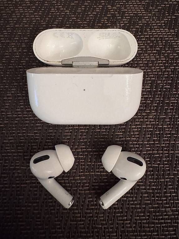 Kopfhörer: AirPods Pro 1 – Gebraucht aus Gilly von Helpast 2