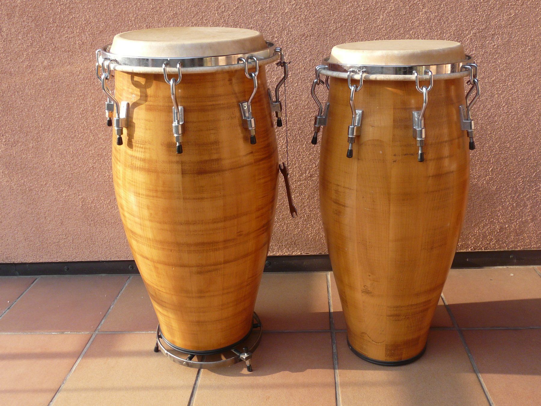 Strumenti musicali: Conga Wood & Skin pair – Usato da Cadenazzo venduto da Clarico 1