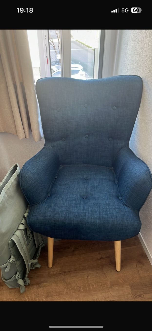 Poltrone: Gemütlicher Sessel in Blau – Usato da Sirnach venduto da schnulz