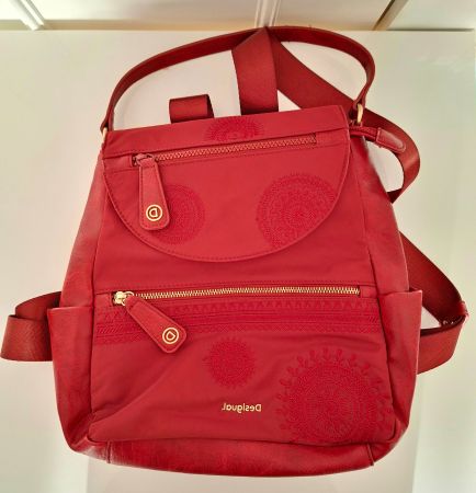 Desigual sac à dos rouge brodé