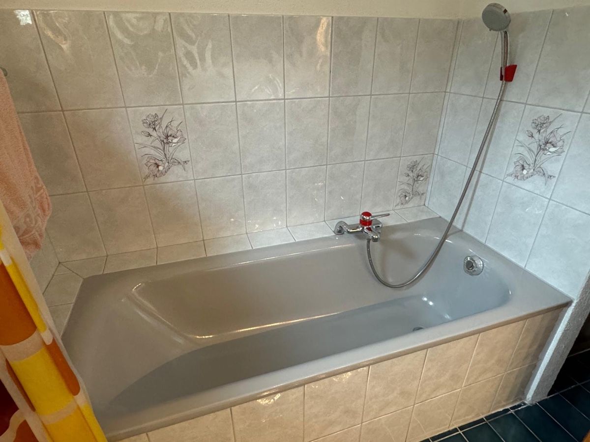 Baignoires: Badewanne zum einbauen – D'occasion à Bäretswil par bogiundreto