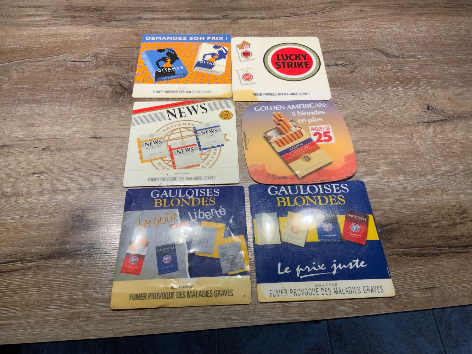 Tappetini per mouse: Vintage Mausmatte  Sammlung: Gitanes, Lucky Strike u.a. – Usato da Willisau venduto da Minali