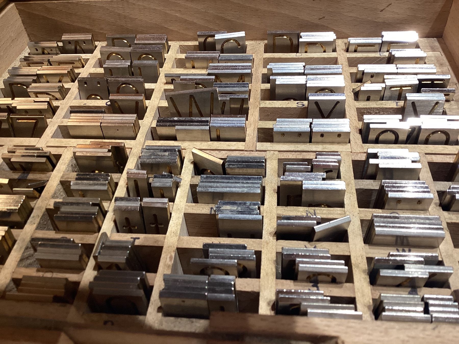 Tutte le macchine: Gravograph Schriftsatz 20 mm top – Usato da Bütschwil venduto da sru2005