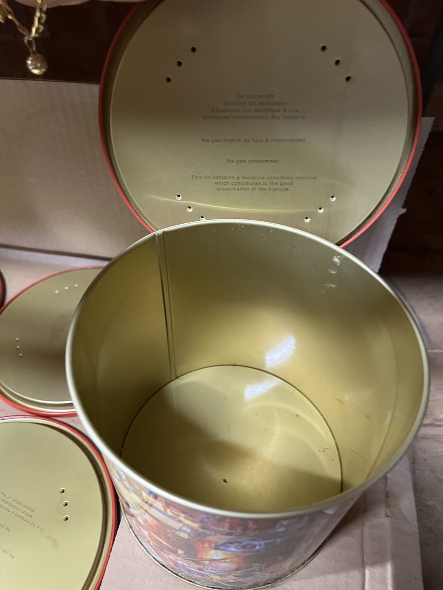 Zuckerdosen: Weihnachtsdose Blechdose Santichlaus – Neu und originalverpackt aus Basel von bellespirit 4