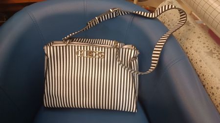 Guess Handtasche 35x30cm Zebra