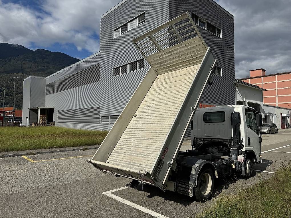 Veicoli commerciali: ISUZU  NLR 85 A – Usato da Giubiasco venduto da aut_zxs6 4
