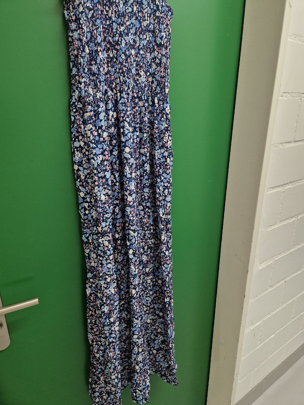 Vestiti: Kleid zu verkaufen – Nuovo (secondo la descrizione) da Luzern venduto da fat_d59v 1