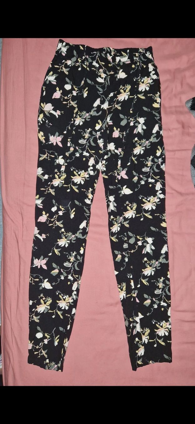 Kleiderpakete: Schönes Set Sommerhose&Bluse – Gebraucht aus Bubendorf von ang_b829 1