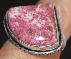 Ring L-3933 – Thulit – Verstellbar