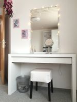 Ikea Frisiertisch mit Hocker, Spiegel, Beleuchtung und mehr