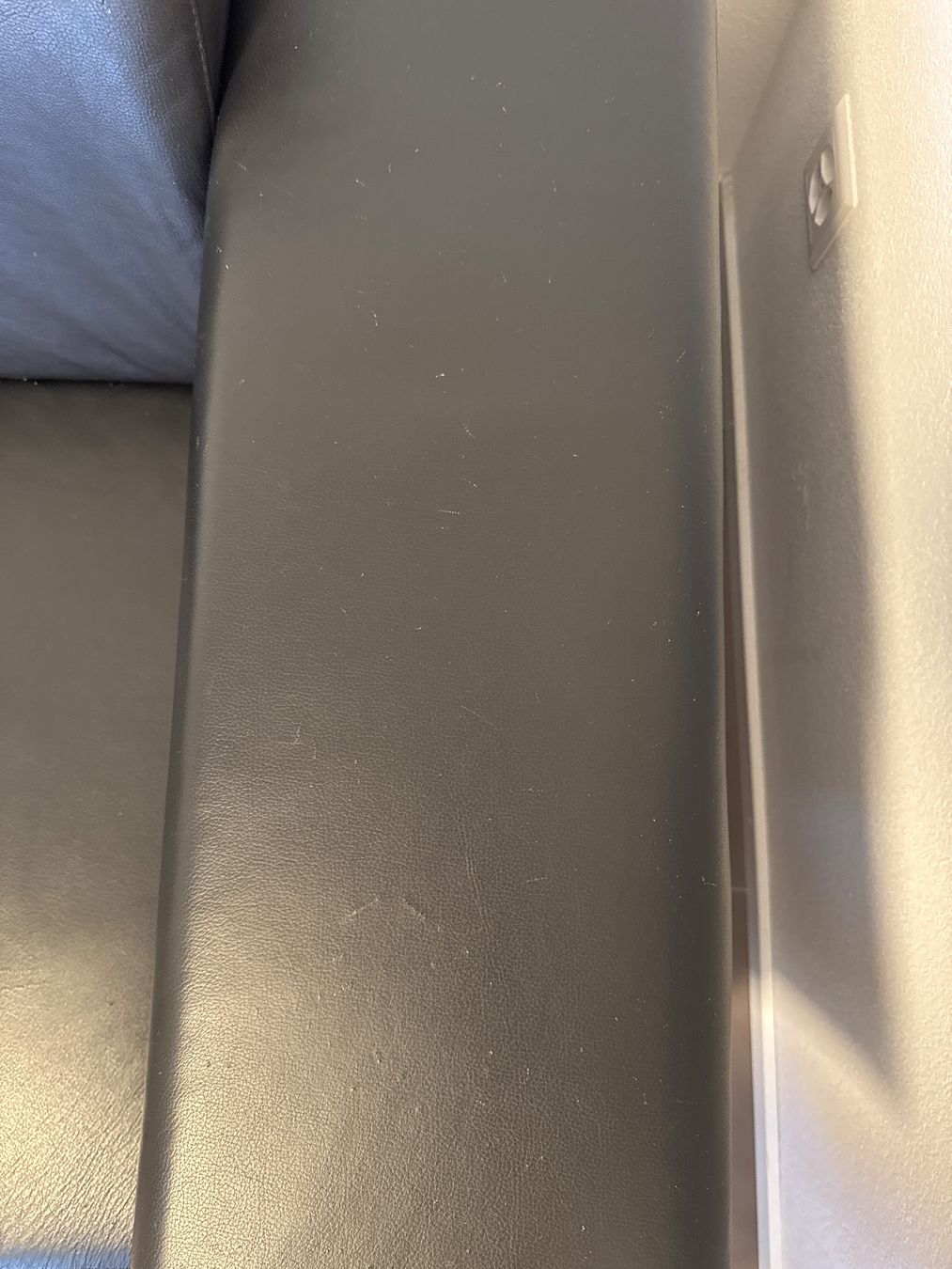 Interio Divani: Designer Sofa Echtleder schwarz – Usato da Zofingen venduto da reevb 3