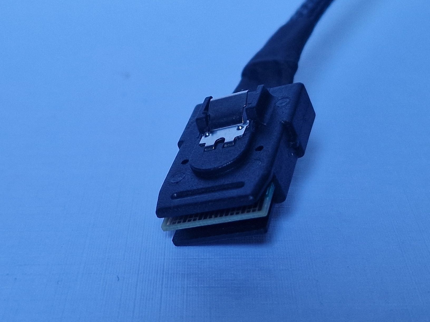 Cavi: SFF-8087 SAS/SATA cable – Usato da Neftenbach venduto da ant_lr9d 1
