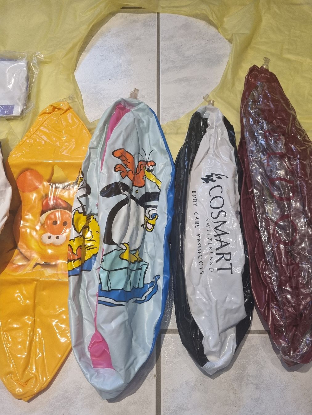 Schwimmringe: Konvolut an aufblasbaren Sachen – Gebraucht aus Murten von Inf-shop 3