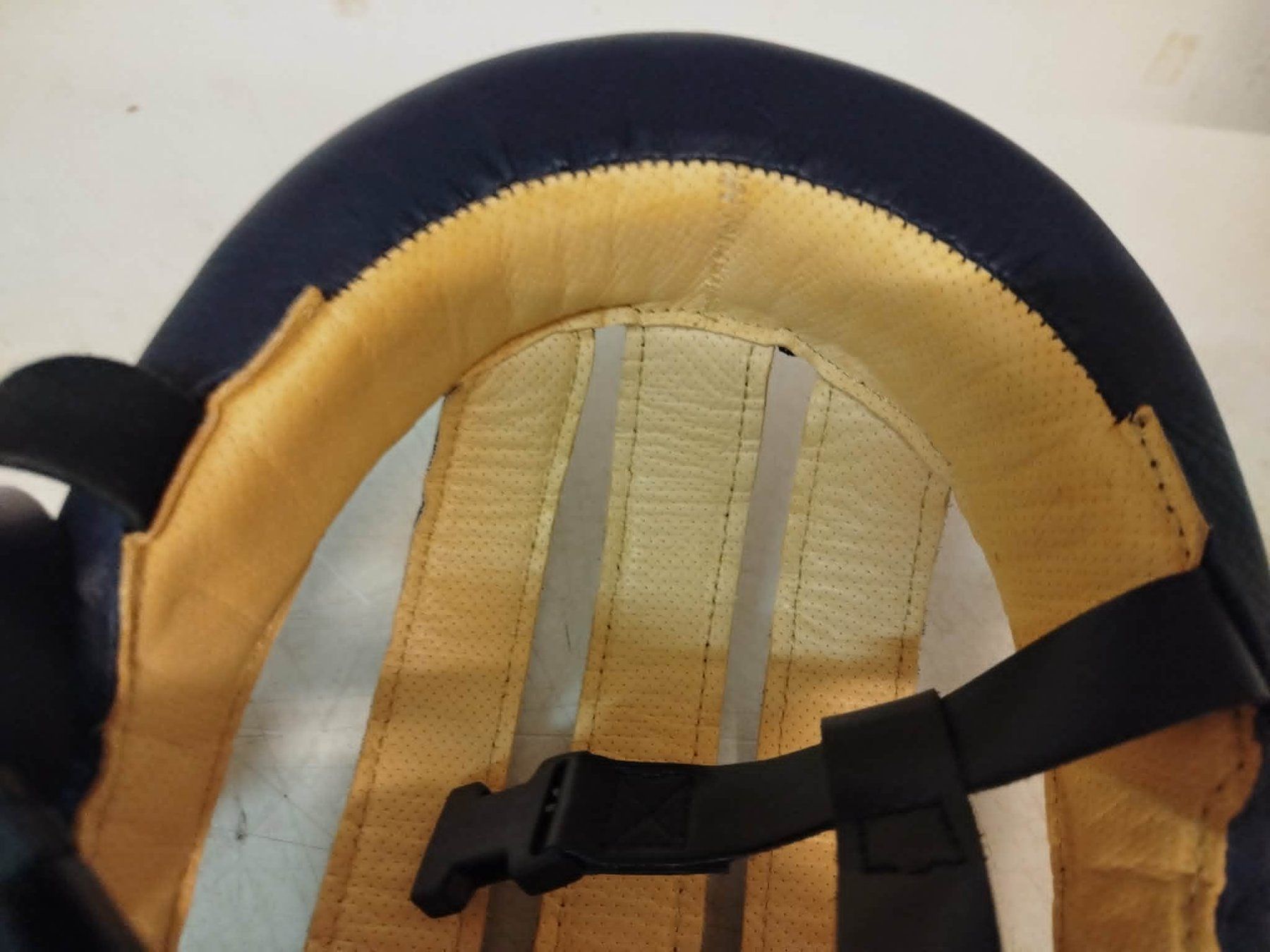 Schutz & Schoner: Casques de protection – Gebraucht aus La Chaux-de-Fonds von Emmaus2300CDF 6