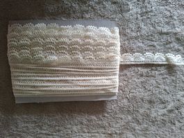 Schönes,zartes,Vintage Spitzenband creme,neu 10,9 Meter,(24)
