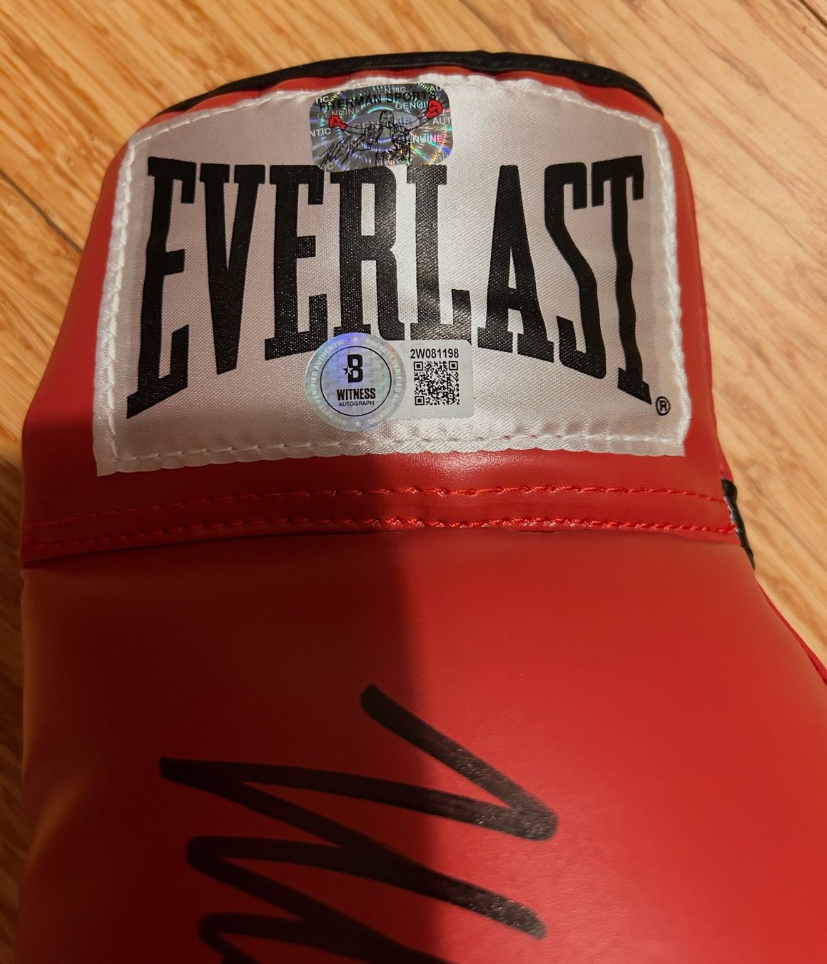 Autogramme: Mike Tyson Autogramm Everlast Boxhandschuh rot – Gebraucht aus Wettingen von dav_6bqx 1