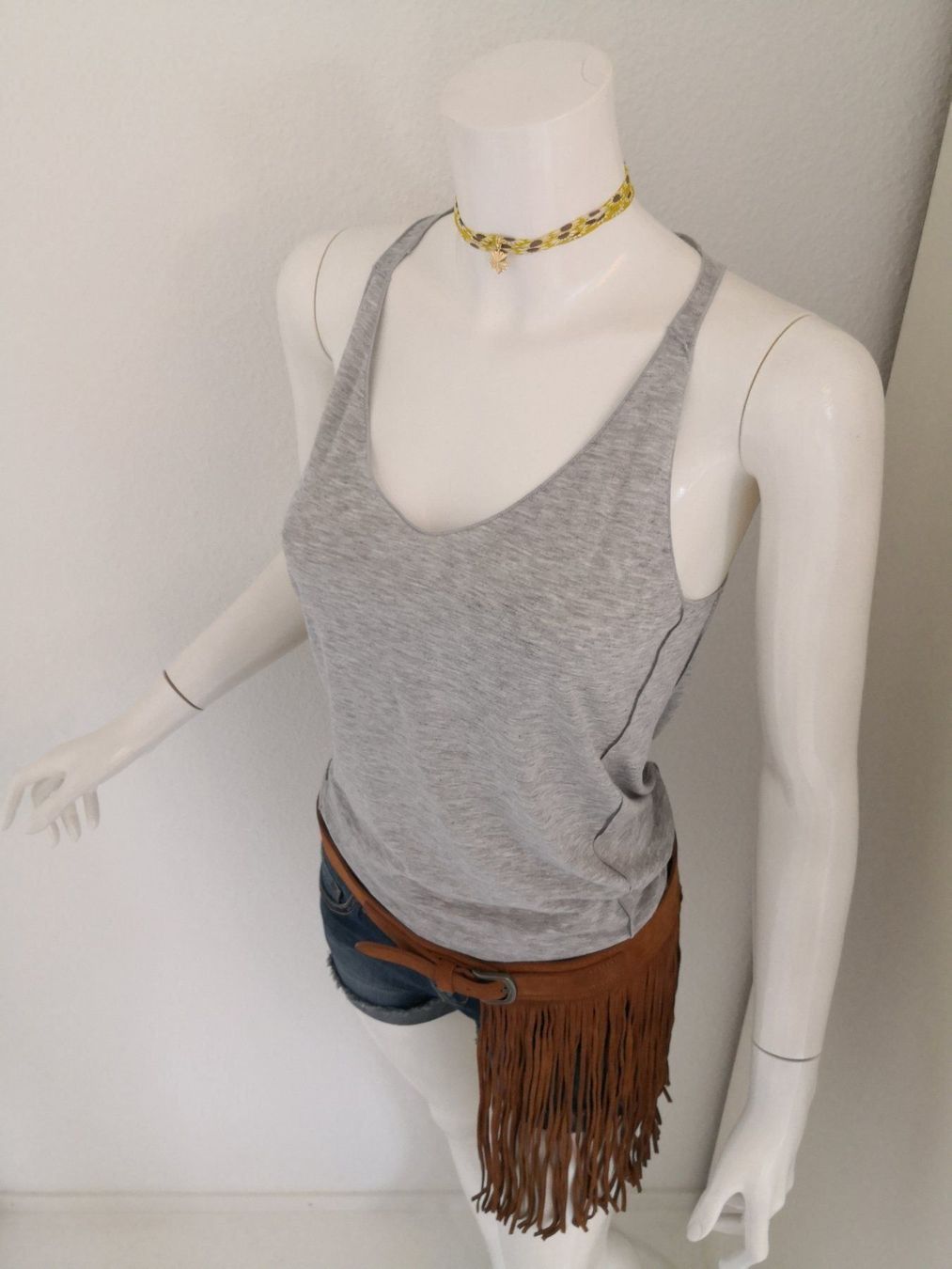 Mango Top: 🤩MANGO TANK TOP HELLGRAU & V-SCHNITT NEU & PRADA P. – Nuovo (secondo la descrizione) da Olten venduto da Naja-Twins-Twins 2